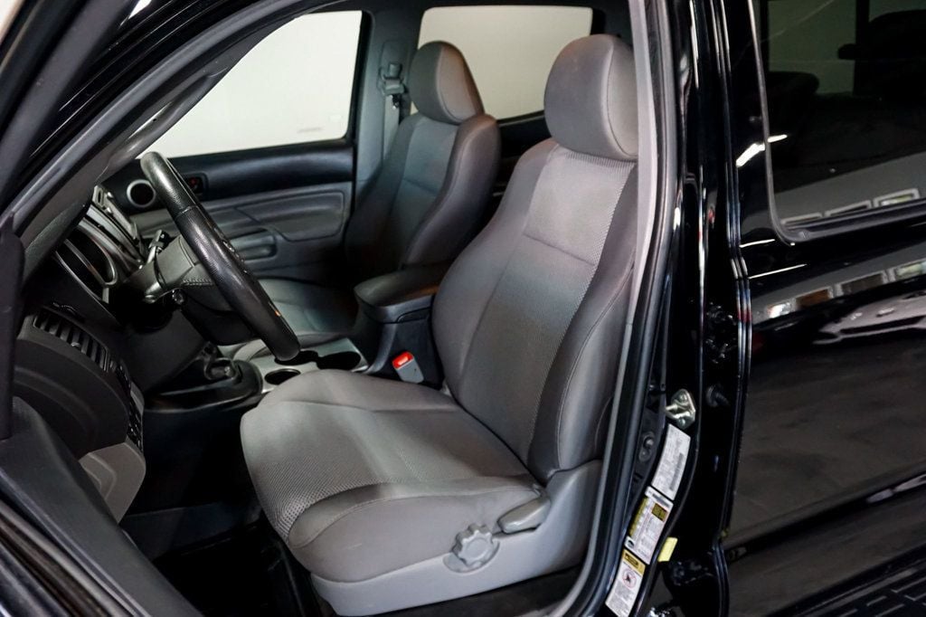 2015 Toyota Tacoma TRD Sport 4x4 V6 photo 9
