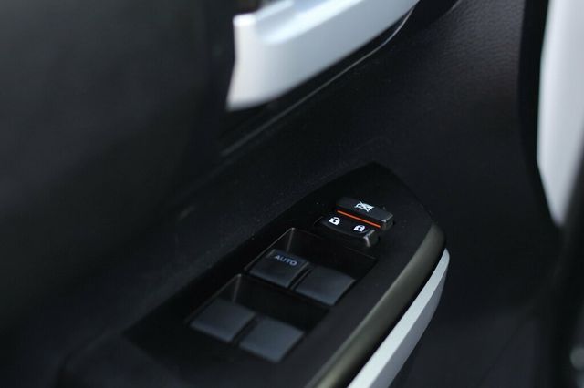 2015 Toyota Tundra 4WD SR5 5.7L V8  - 23034917 - 20