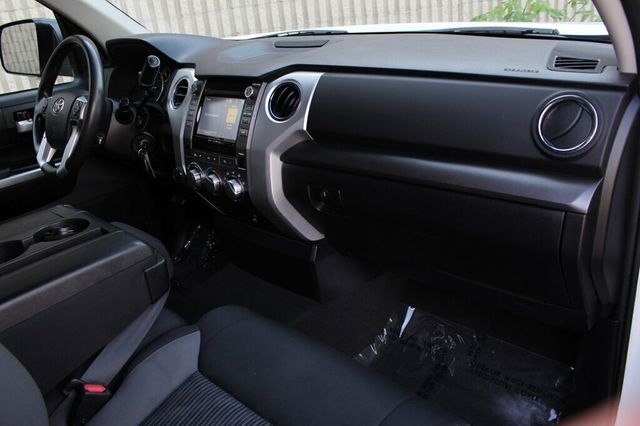 2015 Toyota Tundra 4WD SR5 5.7L V8  - 23034917 - 8