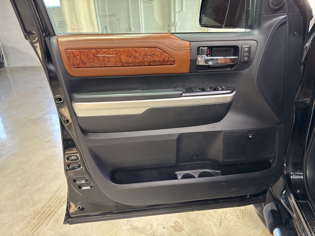 2015 Toyota Tundra CrewMax 5.7L FFV V8 6-Spd AT 1794 (Natl) - 22985829 - 36