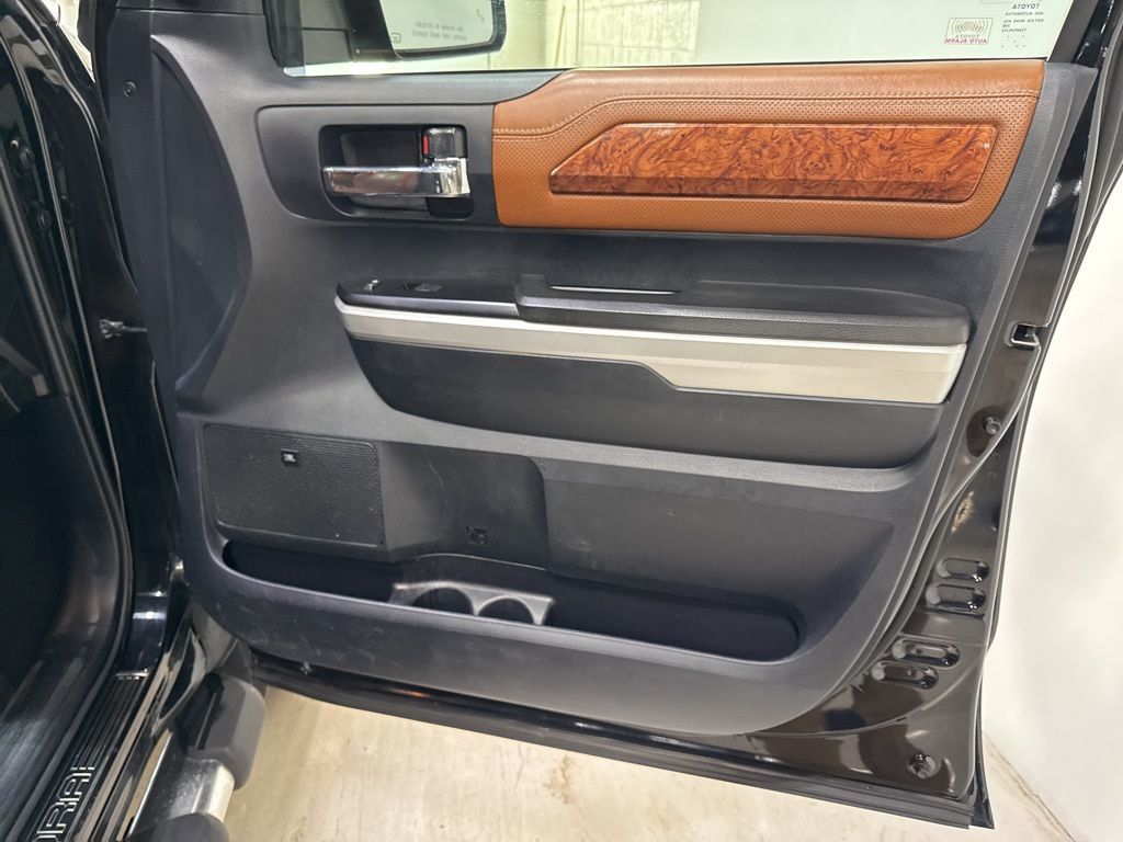 2015 Toyota Tundra CrewMax 5.7L FFV V8 6-Spd AT 1794 (Natl) - 22985829 - 53