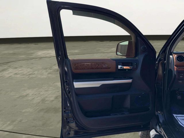 2015 Toyota Tundra CrewMax 5.7L FFV V8 6-Spd AT 1794 (Natl) - 23006123 - 9