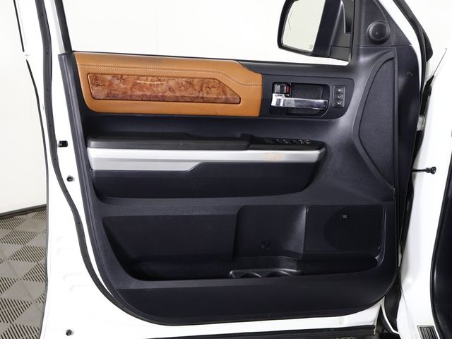 2015 Toyota Tundra CrewMax 5.7L FFV V8 6-Spd AT 1794 (Natl) - 22944303 - 24