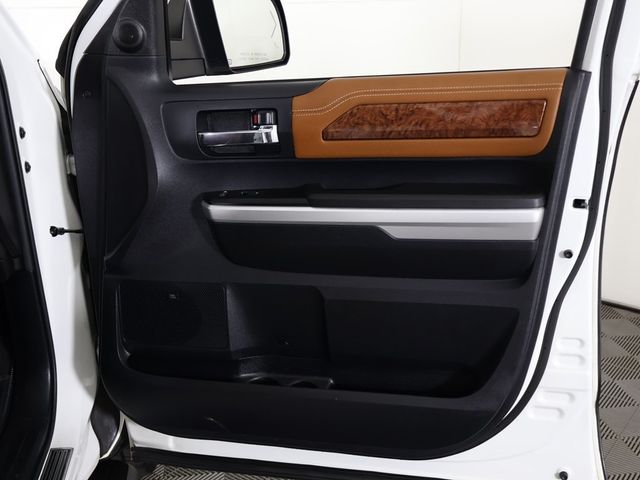 2015 Toyota Tundra CrewMax 5.7L FFV V8 6-Spd AT 1794 (Natl) - 22944303 - 25