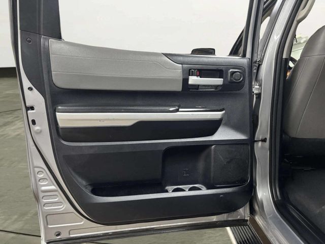 2015 Toyota Tundra CrewMax 5.7L FFV V8 6-Spd AT LTD (Natl) - 22984317 - 14