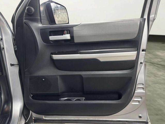 2015 Toyota Tundra CrewMax 5.7L FFV V8 6-Spd AT LTD (Natl) - 22984317 - 20