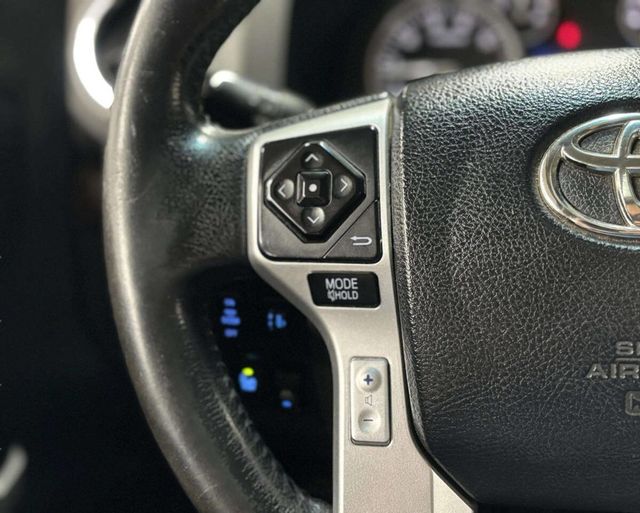 2015 Toyota Tundra CrewMax 5.7L FFV V8 6-Spd AT LTD (Natl) - 22984317 - 31