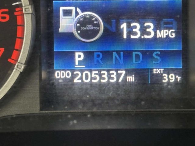 2015 Toyota Tundra CrewMax 5.7L FFV V8 6-Spd AT LTD (Natl) - 22984317 - 39