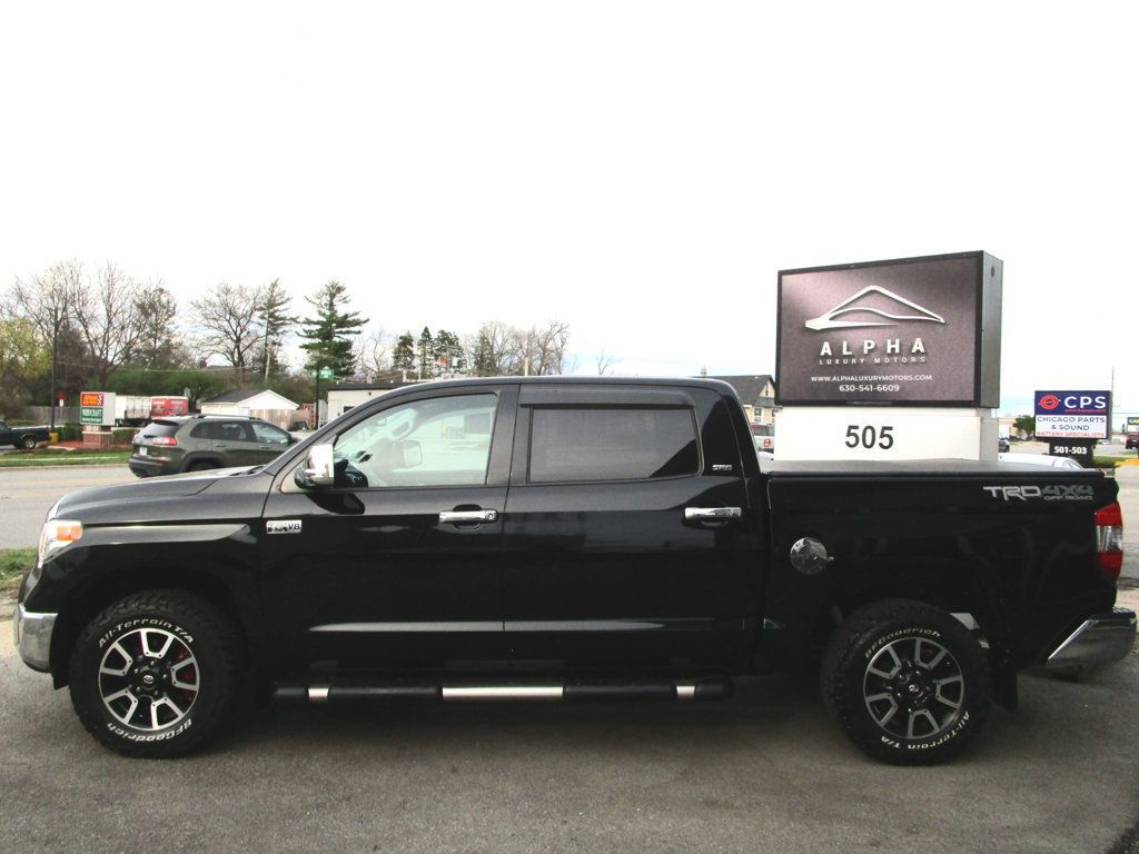 2015 Toyota Tundra CrewMax 5.7L FFV V8 6-Spd AT SR5 (Natl) - 23012656 - 10