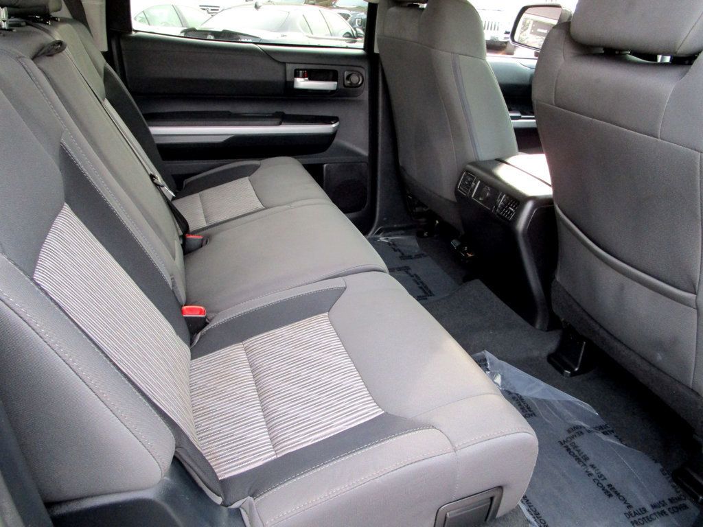 2015 Toyota Tundra CrewMax 5.7L FFV V8 6-Spd AT SR5 (Natl) - 23012656 - 16