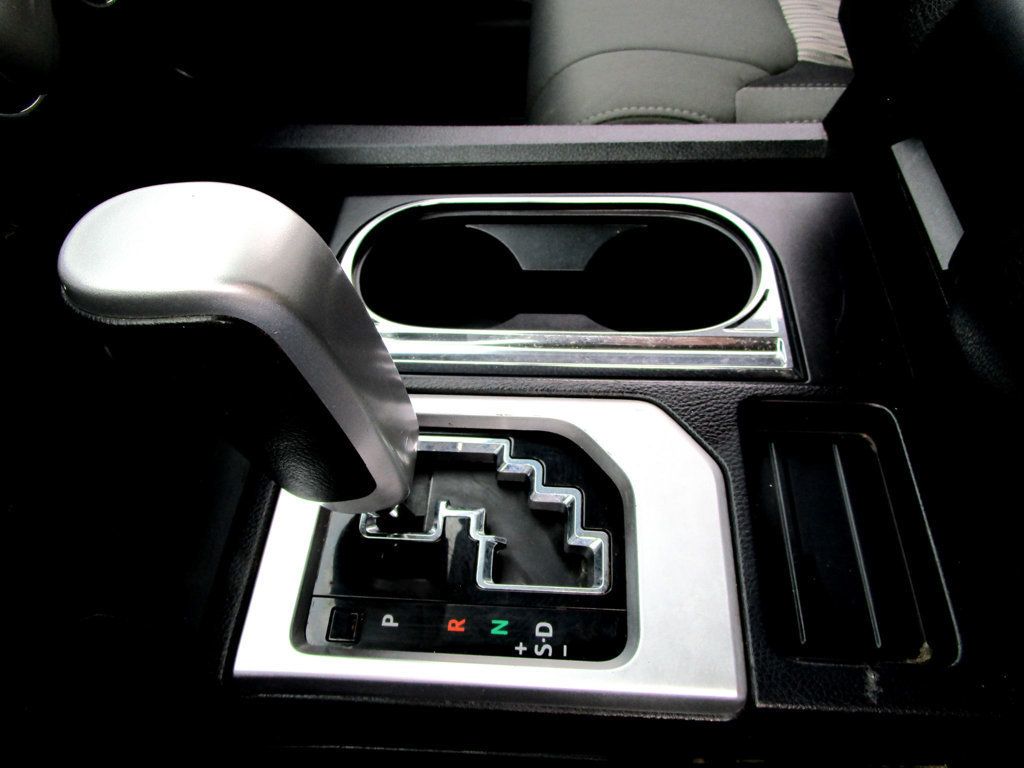 2015 Toyota Tundra CrewMax 5.7L FFV V8 6-Spd AT SR5 (Natl) - 23012656 - 22