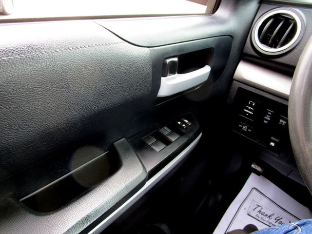 2015 Toyota Tundra CrewMax 5.7L FFV V8 6-Spd AT SR5 (Natl) - 23012656 - 25