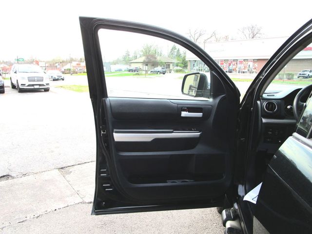 2015 Toyota Tundra CrewMax 5.7L FFV V8 6-Spd AT SR5 (Natl) - 23012656 - 30