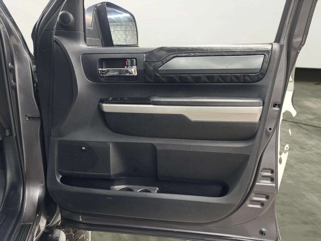 2015 Toyota Tundra CrewMax 5.7L V8 6-Spd AT Platinum (Natl) - 22978714 - 19