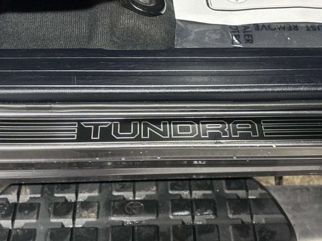 2015 Toyota Tundra CrewMax 5.7L V8 6-Spd AT Platinum (Natl) - 22978714 - 20