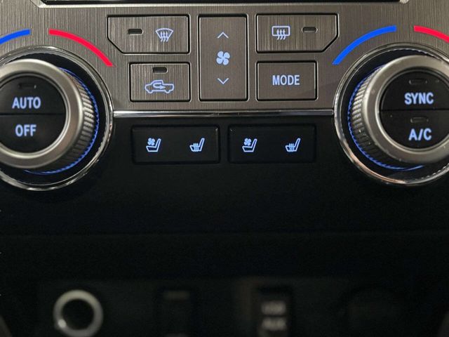 2015 Toyota Tundra CrewMax 5.7L V8 6-Spd AT Platinum (Natl) - 22978714 - 32