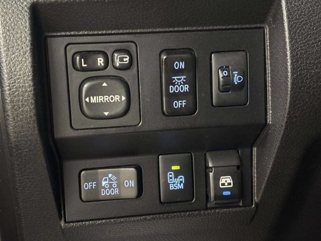 2015 Toyota Tundra CrewMax 5.7L V8 6-Spd AT Platinum (Natl) - 22978714 - 41