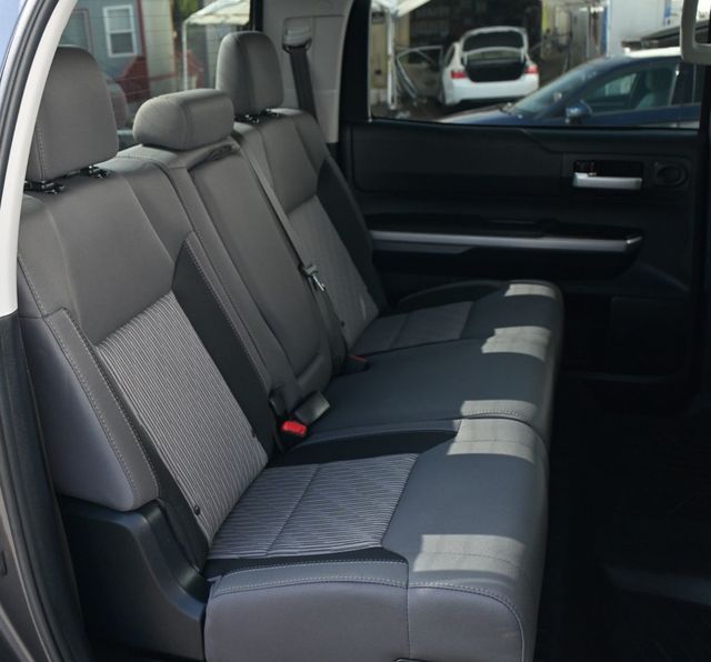 2015 Toyota Tundra Crew Max V8 SR5 TRD Off Road Pkg - 22941122 - 16