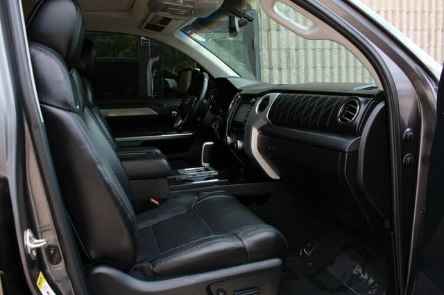 2015 Toyota Tundra PLATINUM CREWMAX W/ NAVIGATION, LEATHER, MOONROOF - 23065232 - 9