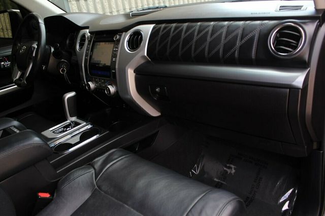 2015 Toyota Tundra PLATINUM CREWMAX W/ NAVIGATION, LEATHER, MOONROOF - 23065232 - 11