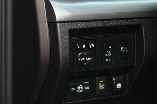 2015 Toyota Tundra PLATINUM CREWMAX W/ NAVIGATION, LEATHER, MOONROOF - 23065232 - 23