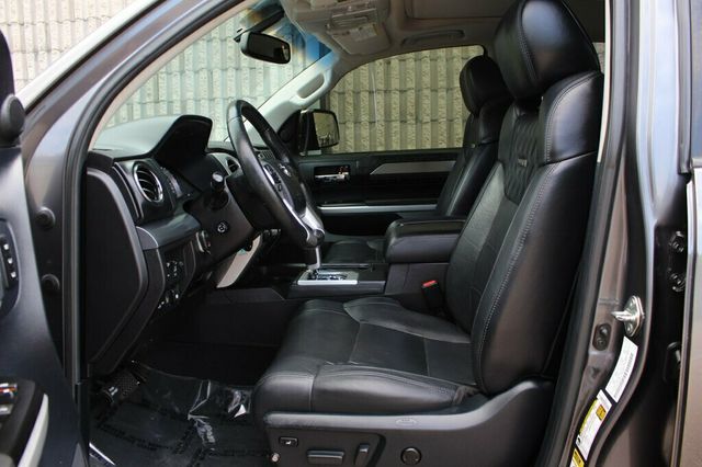 2015 Toyota Tundra PLATINUM CREWMAX W/ NAVIGATION, LEATHER, MOONROOF - 23065232 - 24