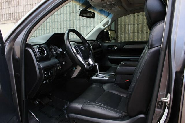 2015 Toyota Tundra PLATINUM CREWMAX W/ NAVIGATION, LEATHER, MOONROOF - 23065232 - 25