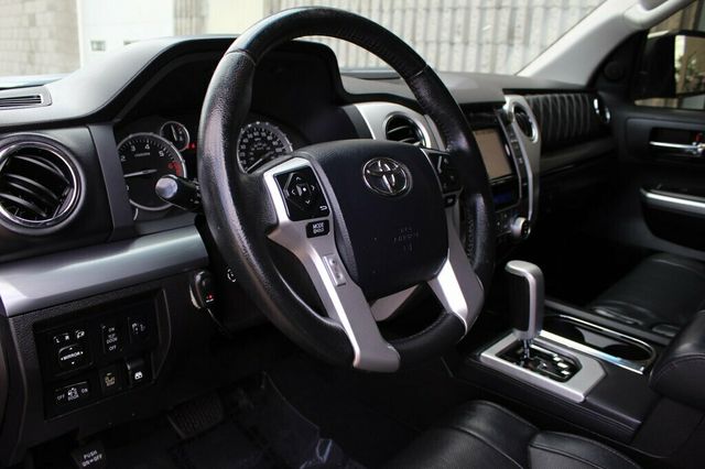 2015 Toyota Tundra PLATINUM CREWMAX W/ NAVIGATION, LEATHER, MOONROOF - 23065232 - 26