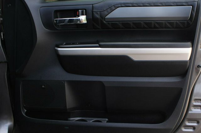 2015 Toyota Tundra PLATINUM CREWMAX W/ NAVIGATION, LEATHER, MOONROOF - 23065232 - 7