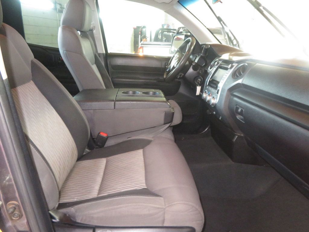 2015 Toyota Tundra TUNDRA DOUBLE CAB EXTRA CLEAN SOUTHWEST TRUCK 4.6 GAS SAVER  - 23085563 - 28