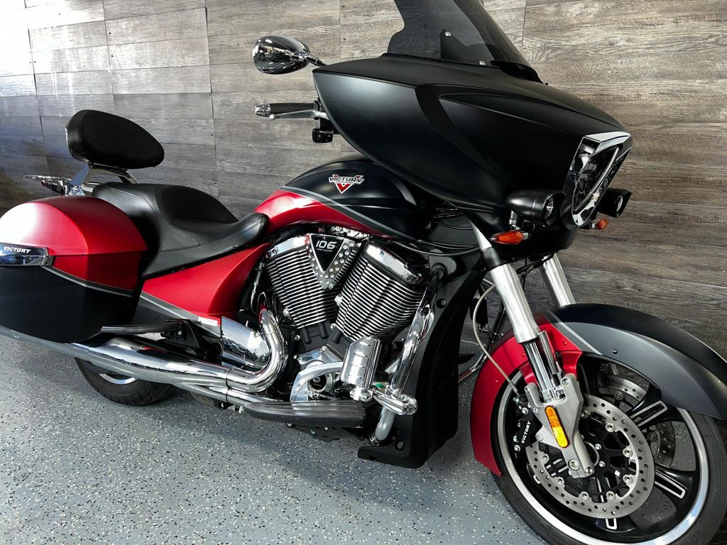 2015 Victory Cross Country LOW MILES! - 22427949 - 1