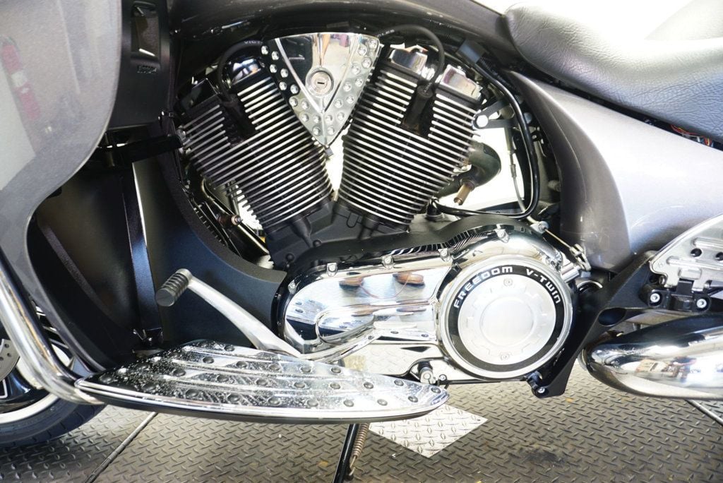 2015 VICTORY CROSS COUNTRY TOUR TWO-TONE NICE TOURING BIKE!!! - 22887366 - 19