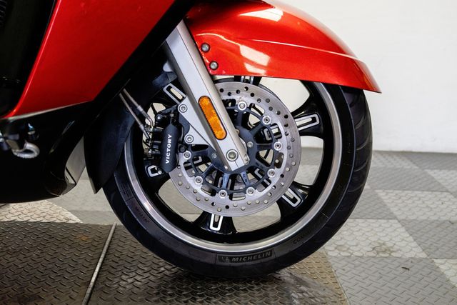 2015 VICTORY VISION ABS NICE TOURING BAGGER! - 23037503 - 18
