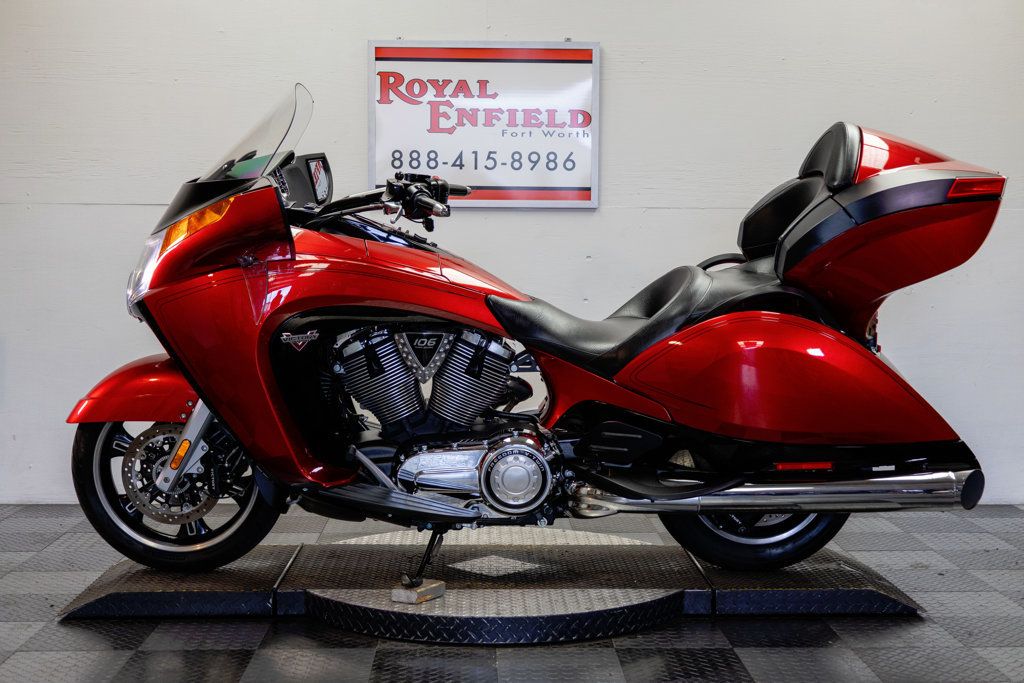 2015 VICTORY VISION ABS NICE TOURING BAGGER! - 23037503 | Video 2