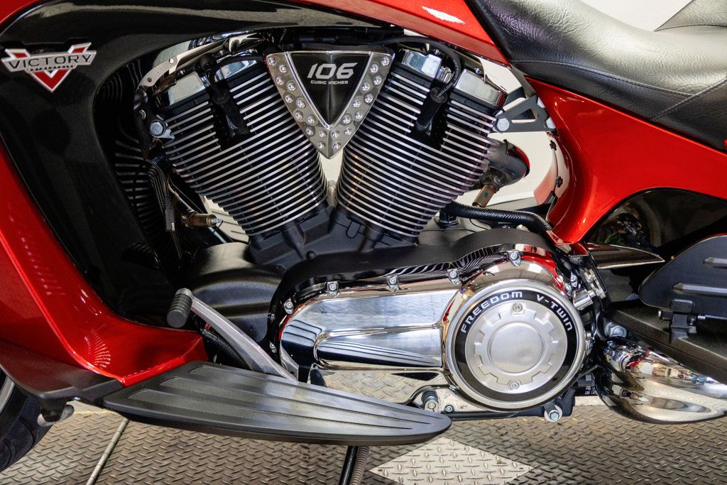 2015 VICTORY VISION ABS NICE TOURING BAGGER! - 23037503 - 23