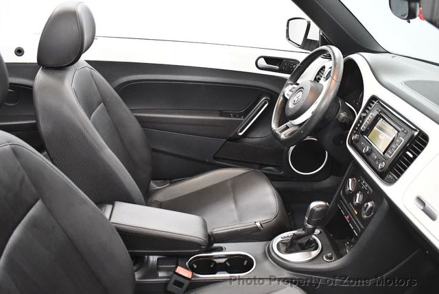 2015 Volkswagen Beetle Convertible 2dr Automatic 1.8T Classic - 22039597 - 19