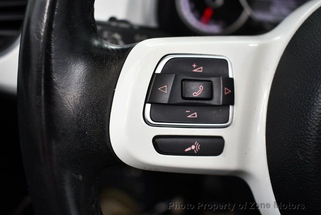 2015 Volkswagen Beetle Convertible 2dr Automatic 1.8T Classic - 22039597 - 34