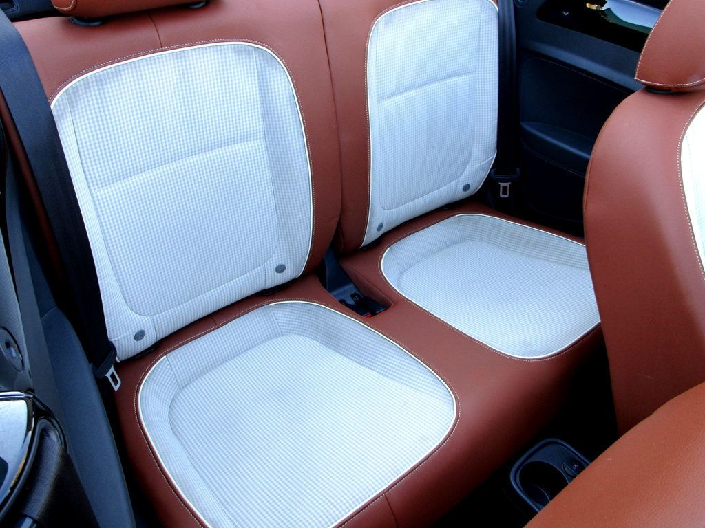 2015 Volkswagen Beetle Convertible 2dr Automatic 1.8T Classic - 22940176 - 16