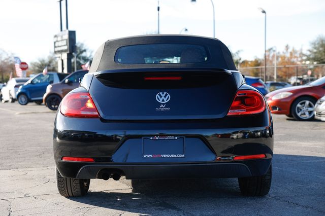 2015 Volkswagen Beetle Convertible 2dr Automatic 1.8T Classic - 22972678 - 11