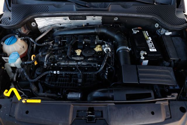 2015 Volkswagen Beetle Convertible 2dr Automatic 1.8T Classic - 22972678 - 22