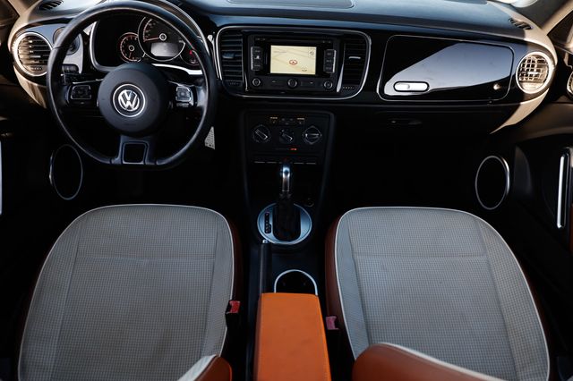 2015 Volkswagen Beetle Convertible 2dr Automatic 1.8T Classic - 22972678 - 25