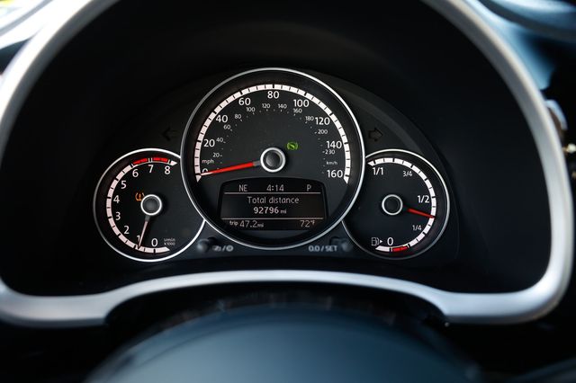 2015 Volkswagen Beetle Convertible 2dr Automatic 1.8T Classic - 22972678 - 31