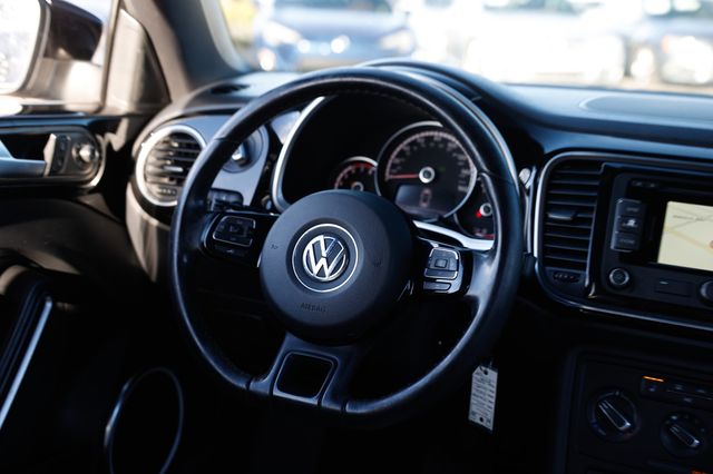 2015 Volkswagen Beetle Convertible 2dr Automatic 1.8T Classic - 22972678 - 32