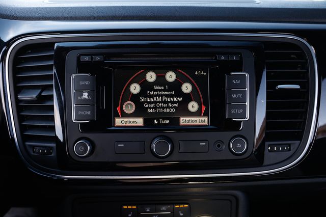 2015 Volkswagen Beetle Convertible 2dr Automatic 1.8T Classic - 22972678 - 36