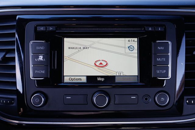 2015 Volkswagen Beetle Convertible 2dr Automatic 1.8T Classic - 22972678 - 37