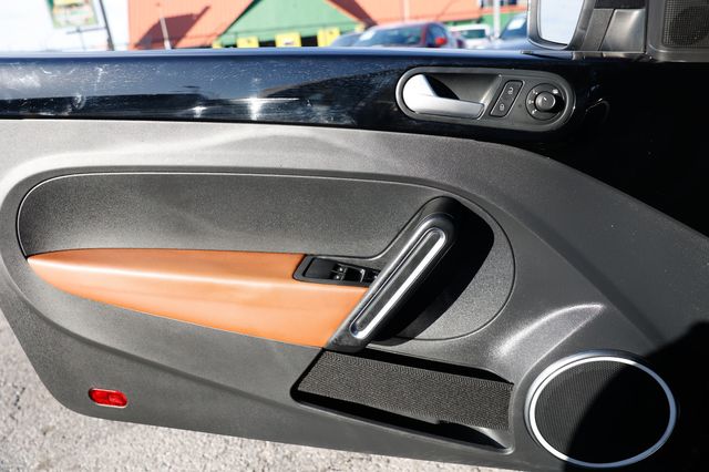 2015 Volkswagen Beetle Convertible 2dr Automatic 1.8T Classic - 22972678 - 42