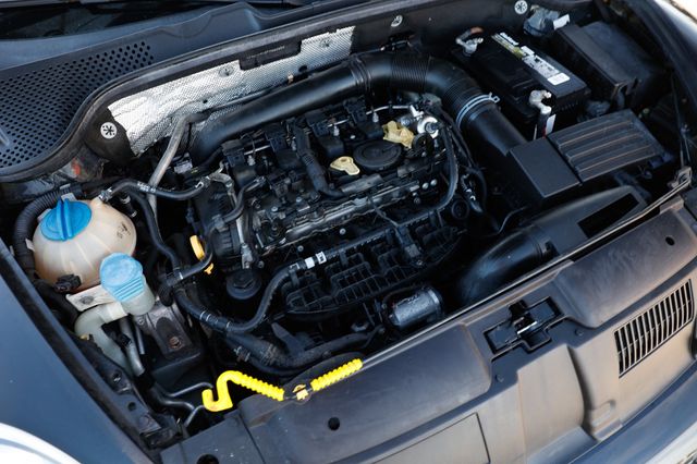 2015 Volkswagen Beetle Convertible 2dr Automatic 1.8T Classic - 22972678 - 46