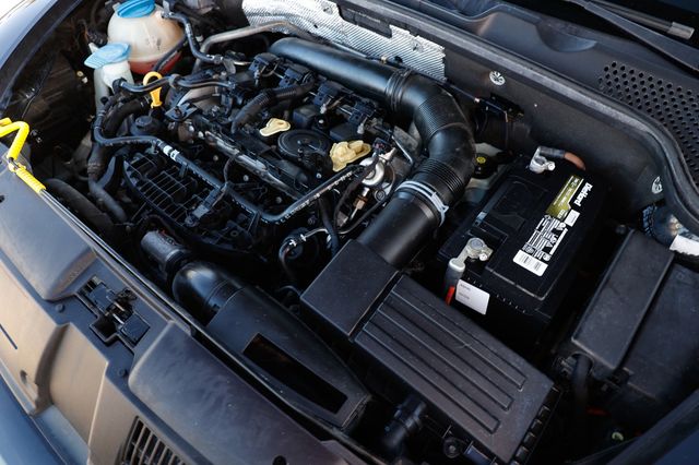 2015 Volkswagen Beetle Convertible 2dr Automatic 1.8T Classic - 22972678 - 47