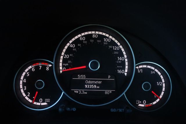 2015 Volkswagen Beetle Coupe 1.8T - 23036742 - 31