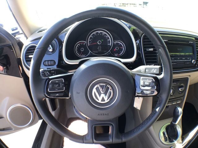 2015 Volkswagen Beetle Coupe 2dr Automatic 1.8T Classic - 22627527 - 14